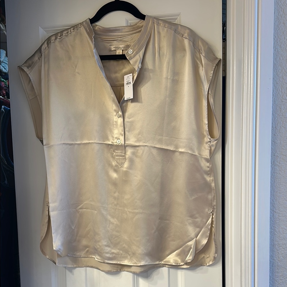 NWT Banana Republic silk blouse